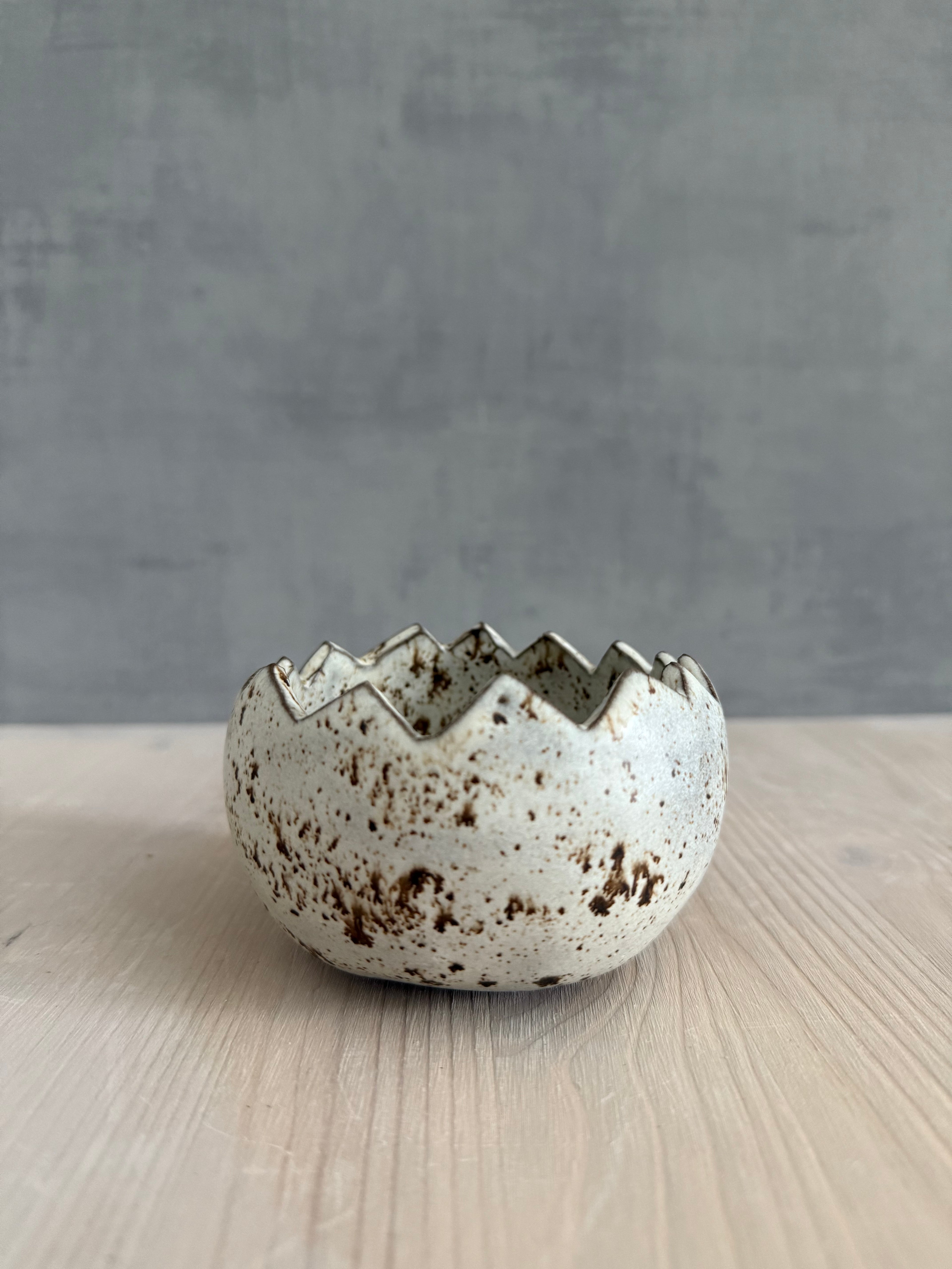 Äggskal vaktelägg