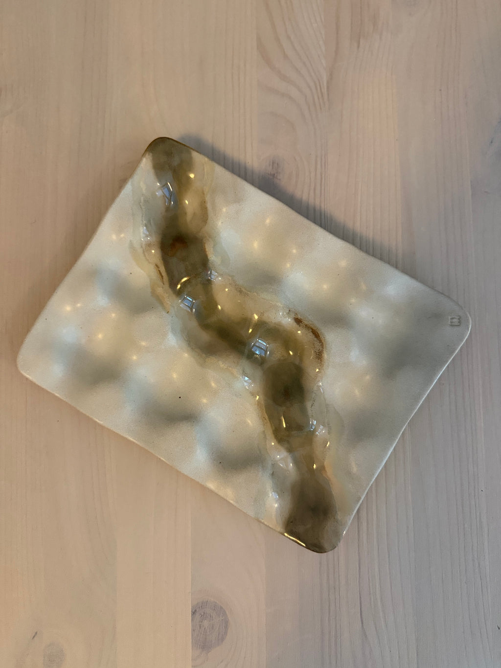 Äggfat vitt med brunbeige rand